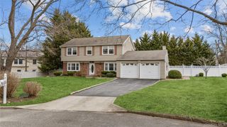 3 Split Rail Lane, East Setauket, NY 11733