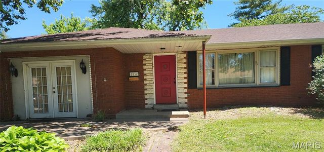 2832 Grand Avenue, Granite City, IL 62040