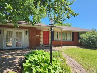 2832 Grand Avenue, Granite City, IL 62040