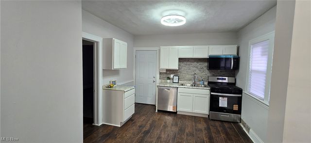 10909 Nelson Avenue, Cleveland, OH 44105