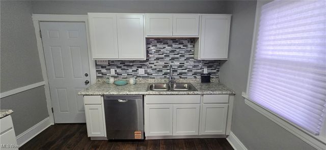 10909 Nelson Avenue, Cleveland, OH 44105