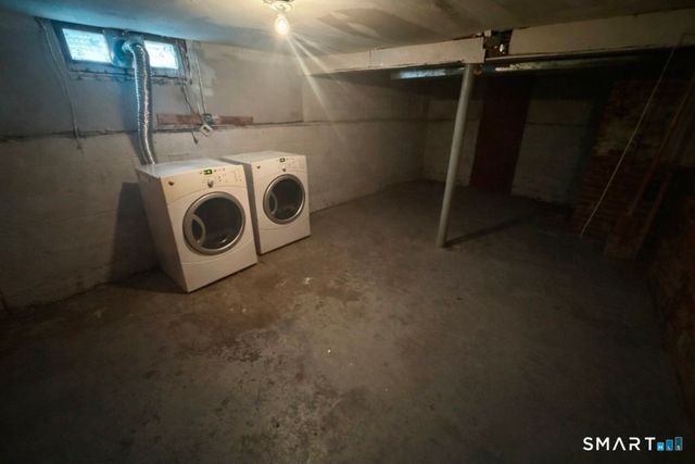 1002 Winchester Avenue, Hamden, CT 06517