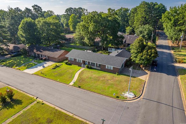 2717 Lynwood Drive, Arkadelphia, AR 71923