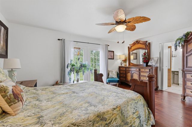 401 Clearview Avenue, Friendswood, TX 77546