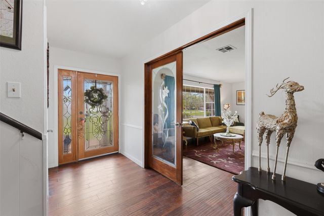 401 Clearview Avenue, Friendswood, TX 77546