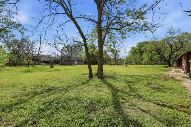 401 Clearview Avenue, Friendswood, TX 77546