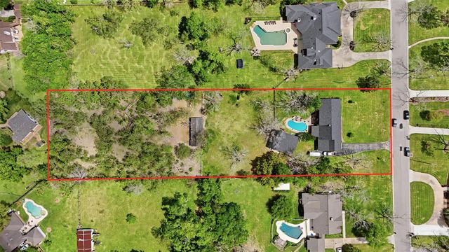 401 Clearview Avenue, Friendswood, TX 77546