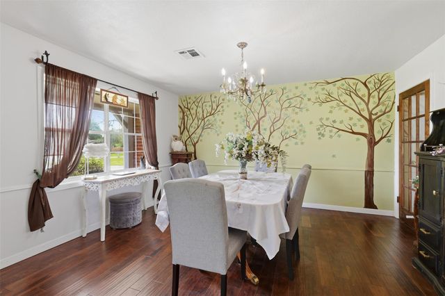 401 Clearview Avenue, Friendswood, TX 77546