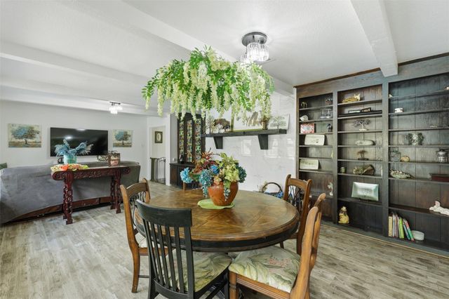 401 Clearview Avenue, Friendswood, TX 77546