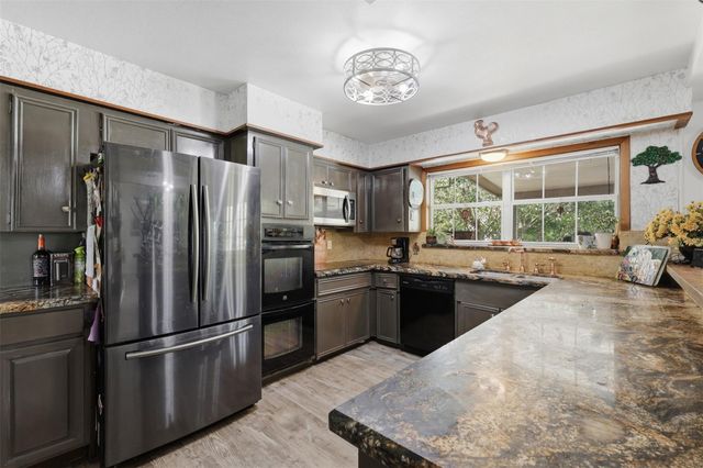 401 Clearview Avenue, Friendswood, TX 77546