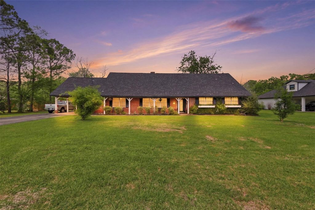 401 Clearview Avenue, Friendswood, TX 77546