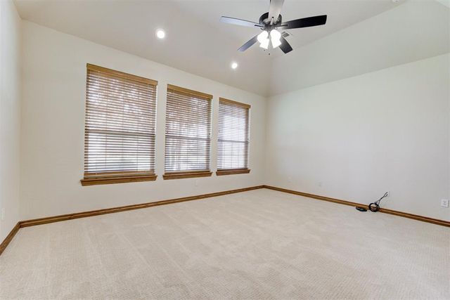 336 NE Angela Circle, Piedmont, OK 73078