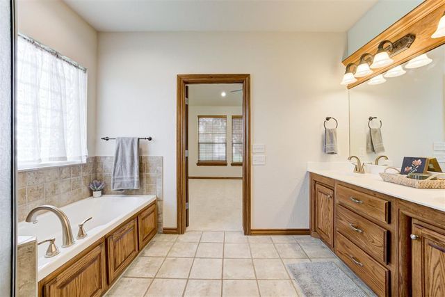 336 NE Angela Circle, Piedmont, OK 73078