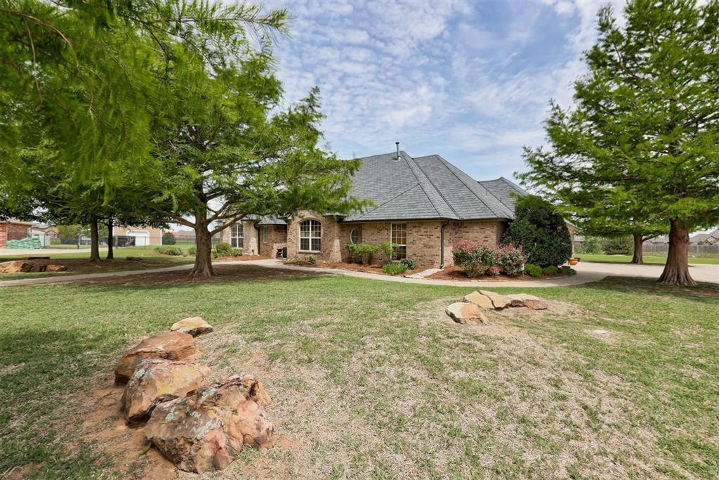 336 NE Angela Circle, Piedmont, OK 73078