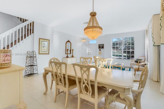 1008 NW 180th Ave, Pembroke Pines, FL 33029