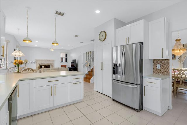 1008 NW 180th Ave, Pembroke Pines, FL 33029