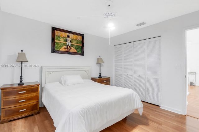 1008 NW 180th Ave, Pembroke Pines, FL 33029