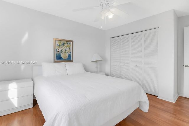 1008 NW 180th Ave, Pembroke Pines, FL 33029