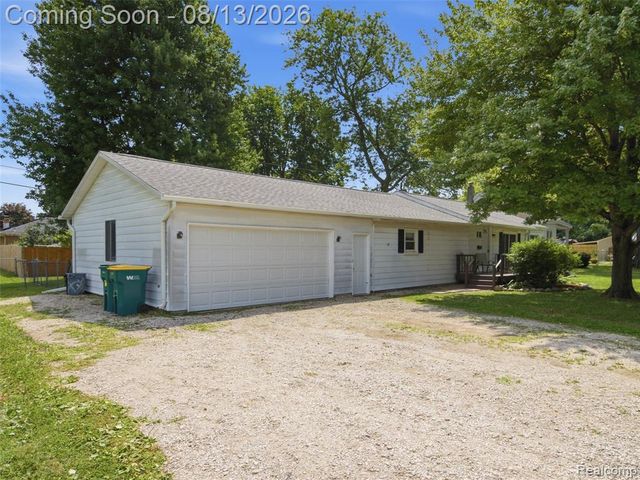 1105 Whiting Street, Saint Clair, MI 48079