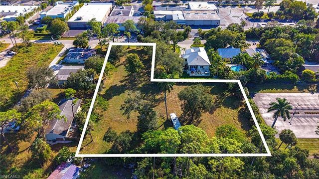 Terrace AVE, Naples, FL 34104