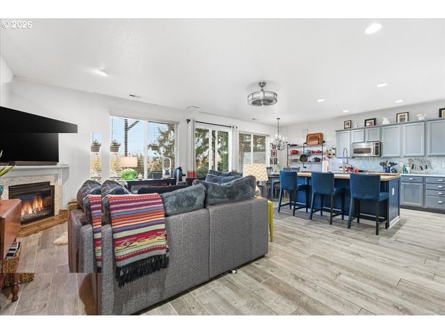 21601 Ne WILLOW GLEN Rd, Fairview, OR 97024