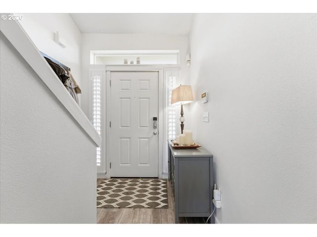 21601 Ne WILLOW GLEN Rd, Fairview, OR 97024