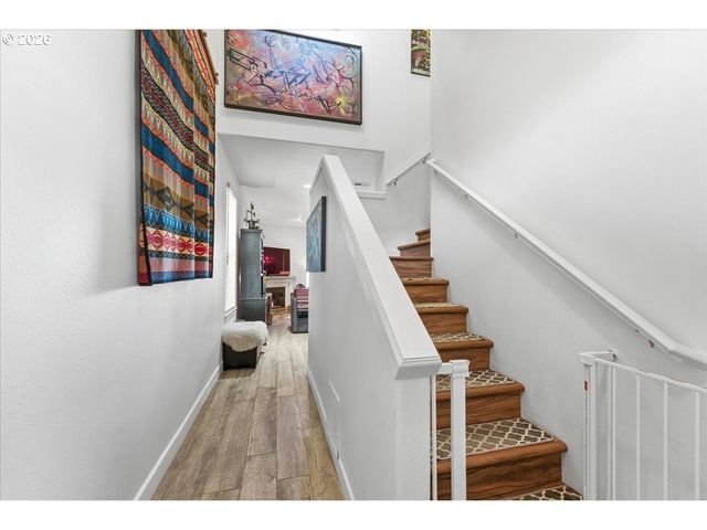 21601 Ne WILLOW GLEN Rd, Fairview, OR 97024