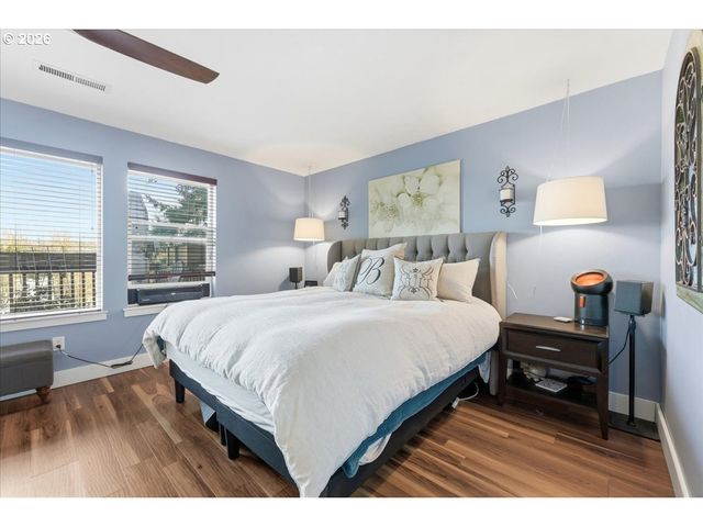 21601 Ne WILLOW GLEN Rd, Fairview, OR 97024