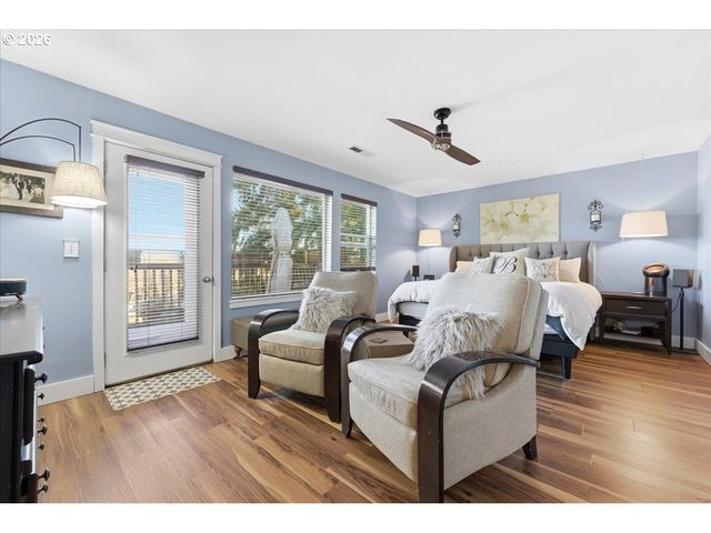 21601 Ne WILLOW GLEN Rd, Fairview, OR 97024