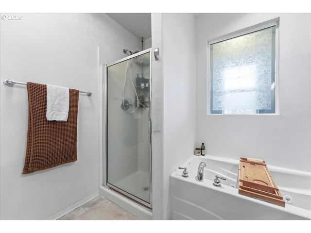 21601 Ne WILLOW GLEN Rd, Fairview, OR 97024