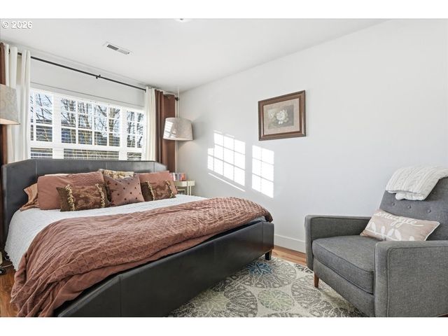 21601 Ne WILLOW GLEN Rd, Fairview, OR 97024