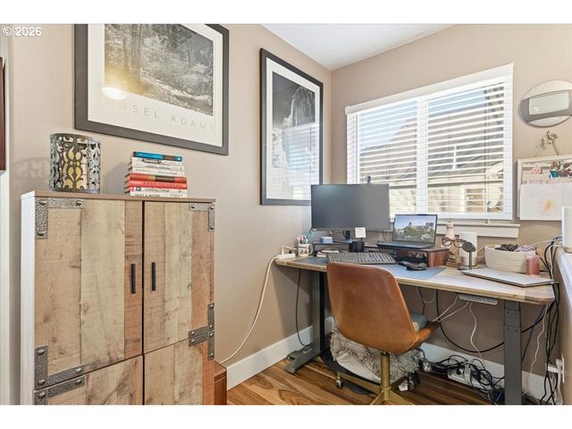 21601 Ne WILLOW GLEN Rd, Fairview, OR 97024