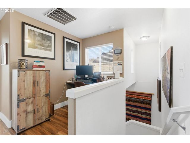 21601 Ne WILLOW GLEN Rd, Fairview, OR 97024