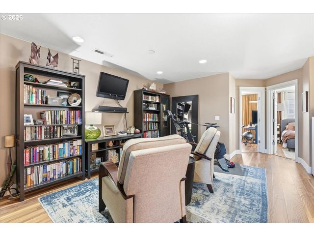 21601 Ne WILLOW GLEN Rd, Fairview, OR 97024