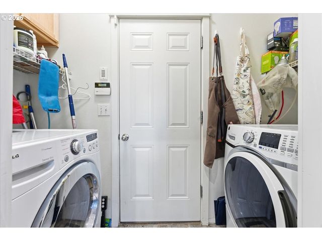 21601 Ne WILLOW GLEN Rd, Fairview, OR 97024