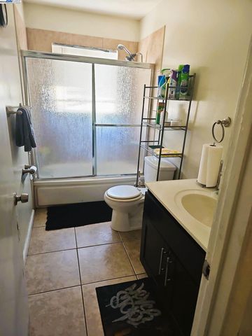 1927 82nd Ave, Oakland, CA 94621