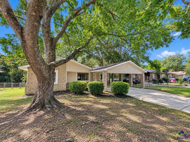 209 Scarborough Road, Centerville, GA 31028