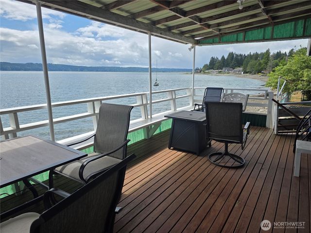 22730 N US 101 N, Hoodsport, WA 98548