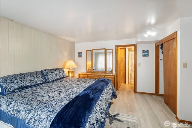 22730 N US 101 N, Hoodsport, WA 98548