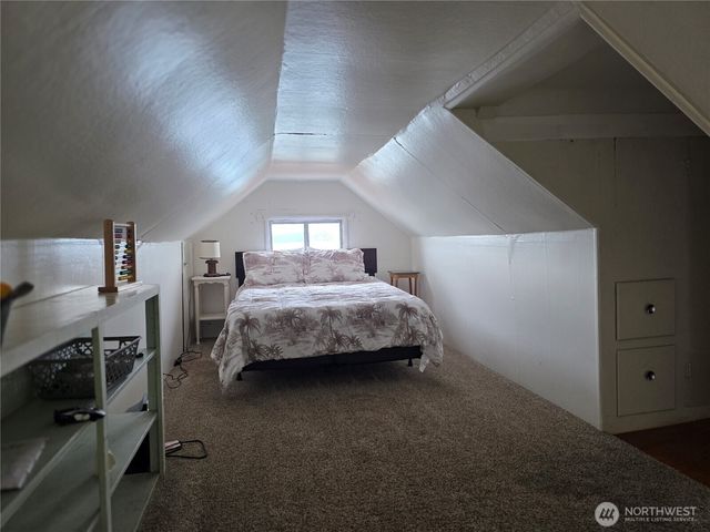 22730 N US 101 N, Hoodsport, WA 98548