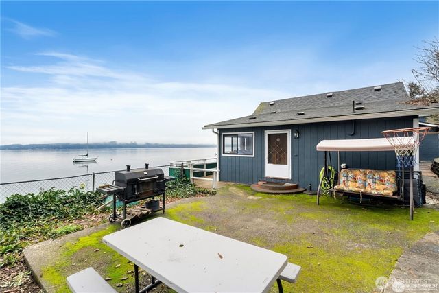22730 N US 101 N, Hoodsport, WA 98548