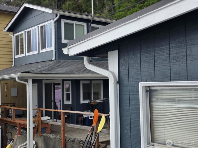 22730 N US 101 N, Hoodsport, WA 98548