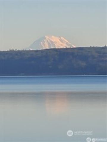 22730 N US 101 N, Hoodsport, WA 98548