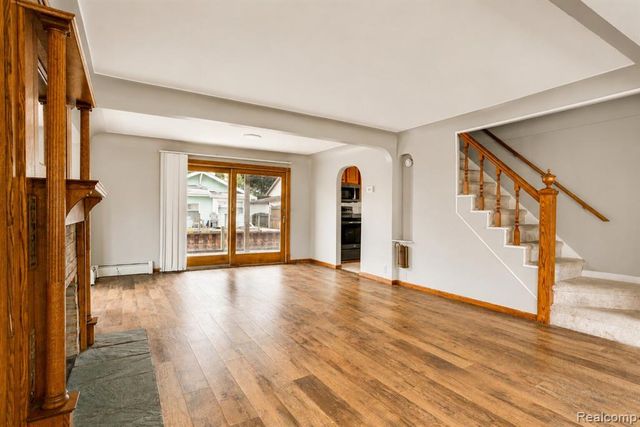 22464 Beach Street, Saint Clair Shores, MI 48081
