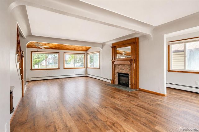 22464 Beach Street, Saint Clair Shores, MI 48081