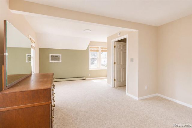 22464 Beach Street, Saint Clair Shores, MI 48081