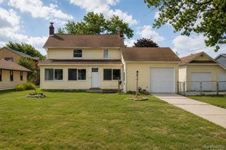 22464 Beach Street, Saint Clair Shores, MI 48081