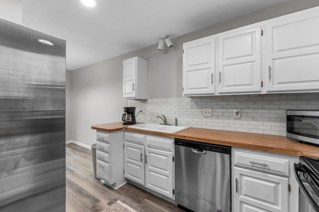 3815 Brookdale Circle N, Brooklyn Park, MN 55443
