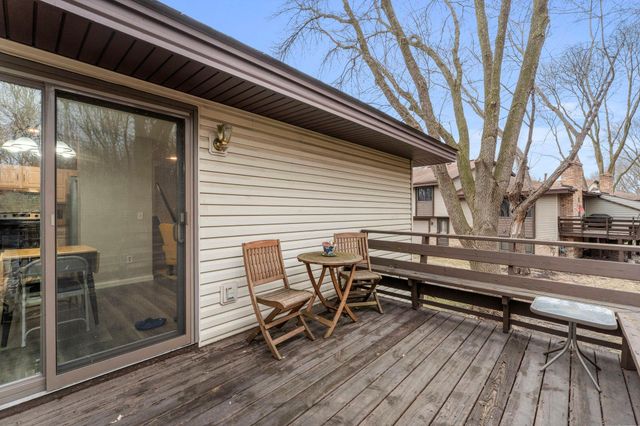 3815 Brookdale Circle N, Brooklyn Park, MN 55443