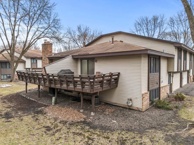 3815 Brookdale Circle N, Brooklyn Park, MN 55443